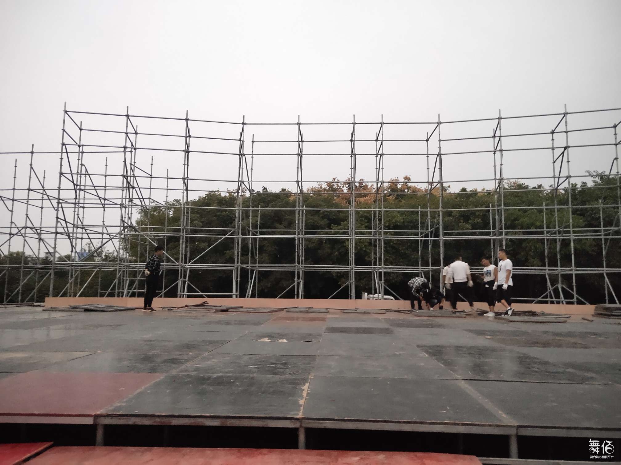 商丘灯光音响雷亚架-舞台灯光设备租赁_舞美音响背景租赁_舞台搭建led